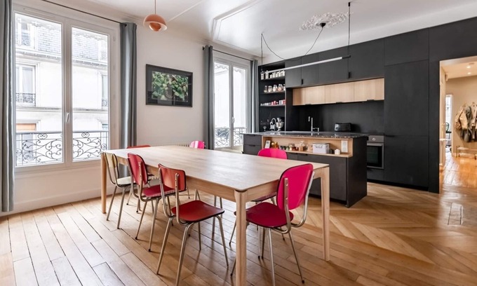 Epinettes Apartment | Back to Black, by Veeve