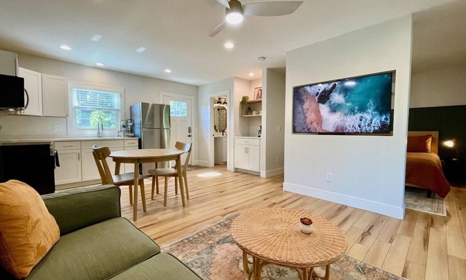 Wilmington House | Backyard Beach Barn ~ 3 miles to beach!