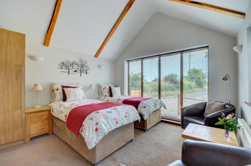Hopton House | Badger Set