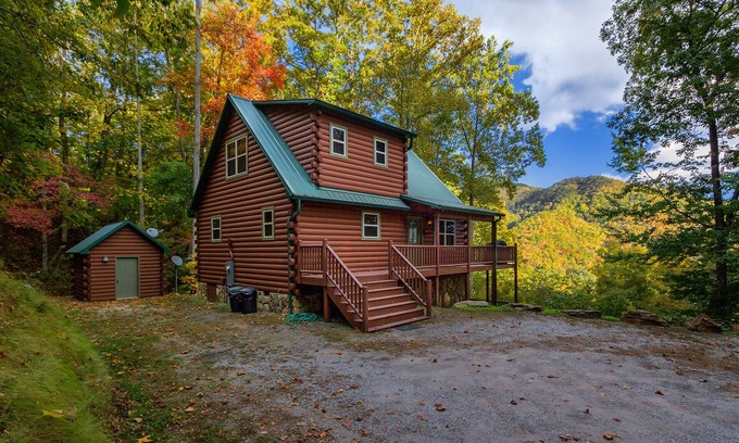 Bryson City Cabin | Baines Mountain Hideaway