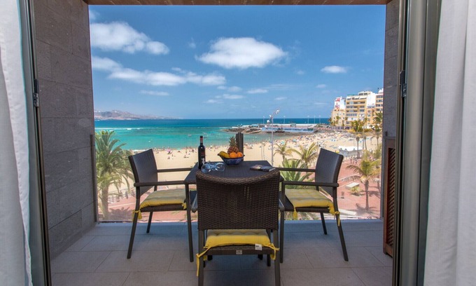 Las Palmas de Gran Canaria Ski Chalet | Balcony above the Sea -2I By CanariasGetaway