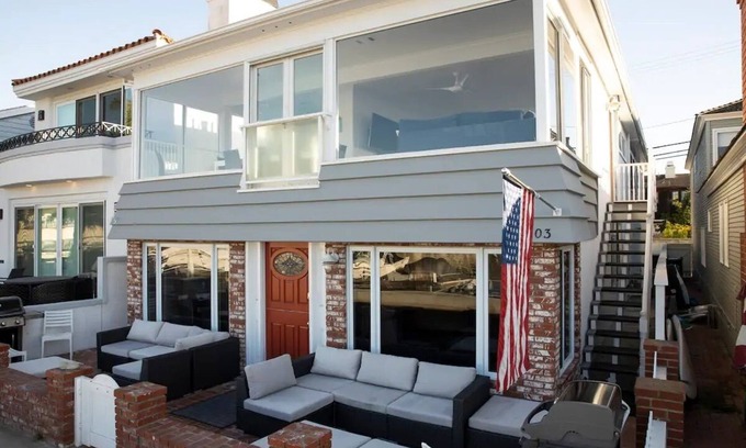 Corona del Mar House | BALBOA ISLAND 7 BEDROOMS SLEEPS 14