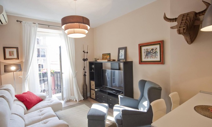 Palacio Apartment | Balcony Cozy Callao Sqb2bdr/lift AC
