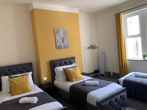Newcastle-upon-Tyne Apartment | Balfour3-3 Bdrm 5 Beds Contractor Digs Spacious
