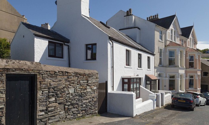 Cregneish Cottage | Baljean is a charming, eighteenth century cottage, enjoying an enviable position overlooking Port Er