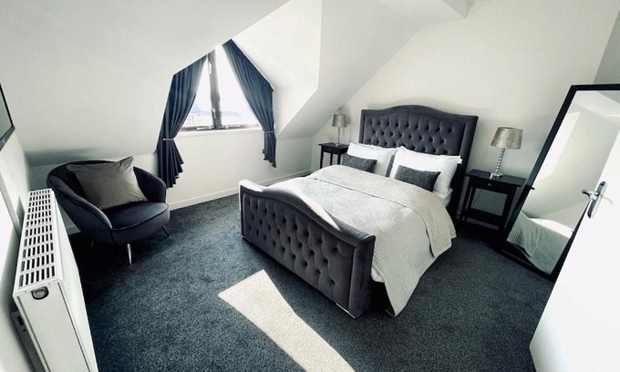 Liverpool Apartment | Baltic Dockside Apartment, Free Parking