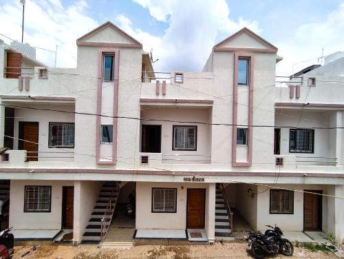 Rajpipla House | Bapa Sitaram Homestay