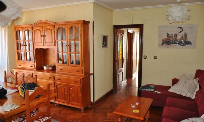 Barakaldo Condo | Barakaldo, BEC, Bilbao. Bright and comfortable apartment. Hospital Cruces, Bilbao