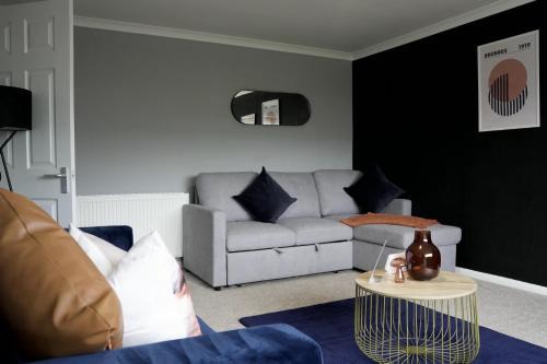 Livingston House | Barclay House