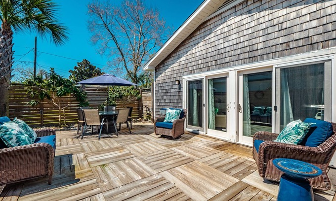 Kure Beach House | Barefoot Bungalow | Pet Friendly, Near Beach!