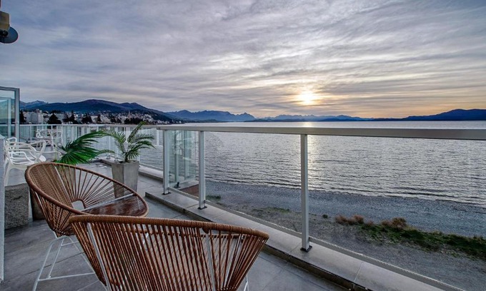 San Carlos de Bariloche Apartment | Bariloche costa del lago Ollagua, vista al lago panoramica, piscina, cochera