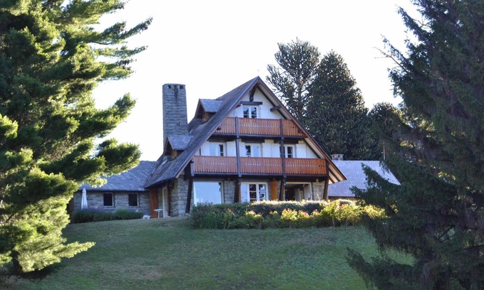 Nahuel Huapi Bed & Breakfast | Bariloche Exclusive Lodge – Forest, Mountain and Lakeview