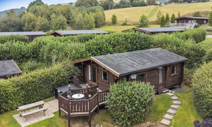 Rhayader Cottage | BARN OWL LODGE, pet friendly, with hot tub in Rhayader