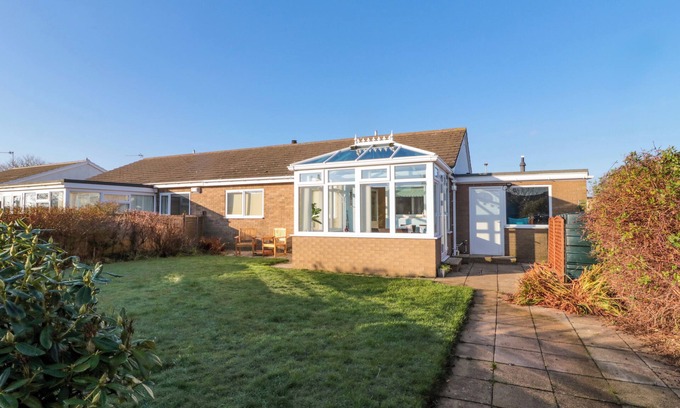 Boulmer House | BARNACLES, pet friendly, with open fire in Longhoughton