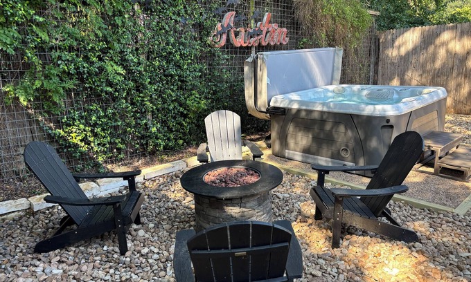 Barton Hills House | Barton Hills Home + Hot Tub - Magdalena 2!