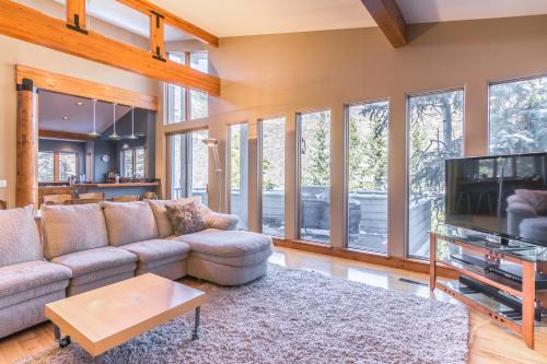 Intermountain House | Basingdale Pine