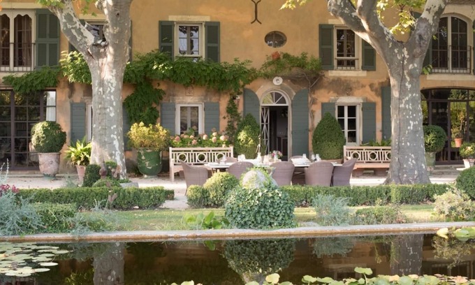 Noves House | Bastide de la Felicité - St. Remy-de-Provence, Sumptuous Bastide with Glorious Garden, 2 Beautiful P