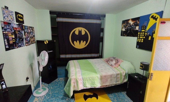 Centro de la Ciudad House | Batcave Room C Casa El Colibri