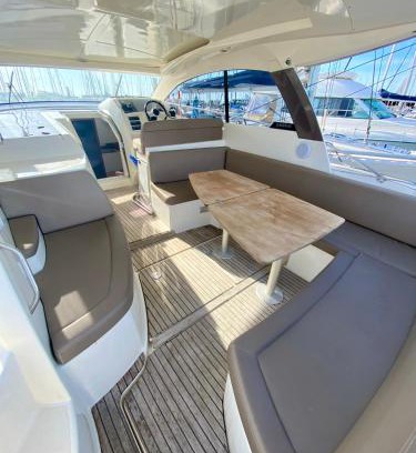 Charente-Maritime Boat Rental | BATEAU DE PRESTIGE - La Rochelle
