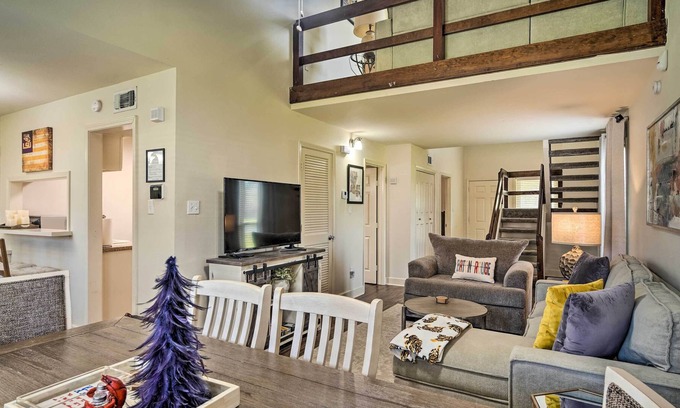 Highlands - Perkins House | Baton Rouge Townhome ~ 3 Mi From LSU Campus!