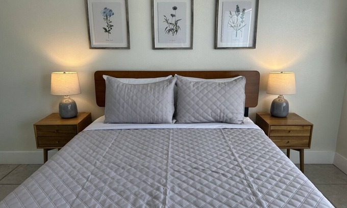 Bay Esplanade Apartment | Bay Apartment by the Water 3