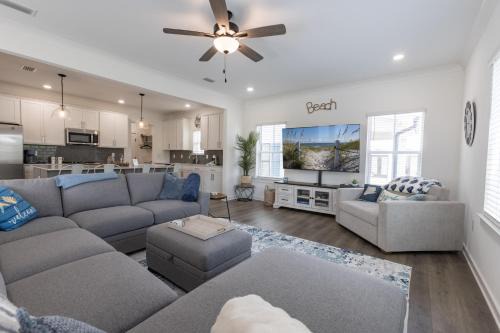 Orange Beach House | Bay Breeze Retreat