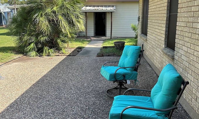 Port O Connor House | Bay Brick house near the beach and great saltwater fishing huge boat parking
