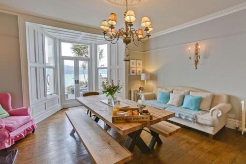 Beaumaris House | Bay House