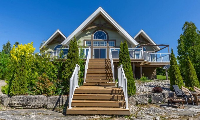 Tobermory House | Bay Shore Luxe - Luxury Lake Huron Waterfront