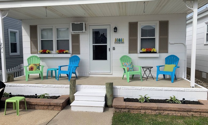 North Wildwood House | Bay Side Adorable 2 BR 1 Bath cottage
