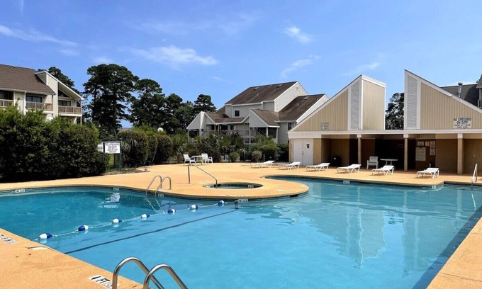 Little River Apartment | Bay Tree cozy studio with pool