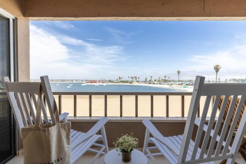 Central Mission Beach House | Bay View Buyout A by AvantStay Mission Beach Home on the Sand Sleeps 20
