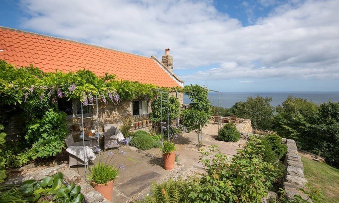 Briggswath Cottage | BAY VIEW COTTAGE - stunning cottage overlooking Robin Hoods Bay