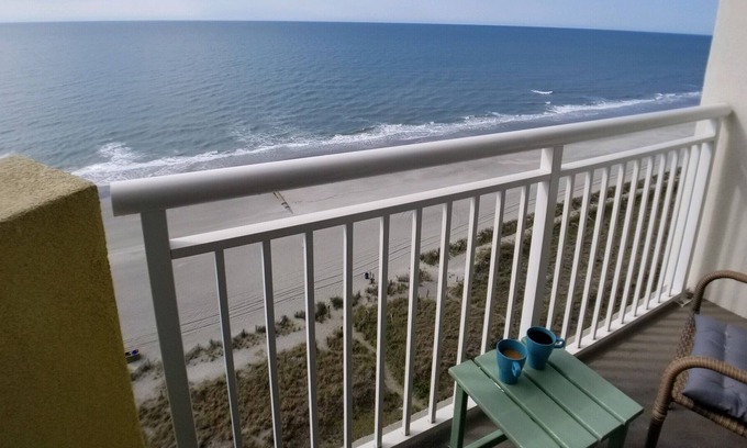 Ash Resort | BAY WATCH RESORT N. Myrtle OCEANFRONT BALCONY 1 Bdrm sleeps 6. Reno 2021