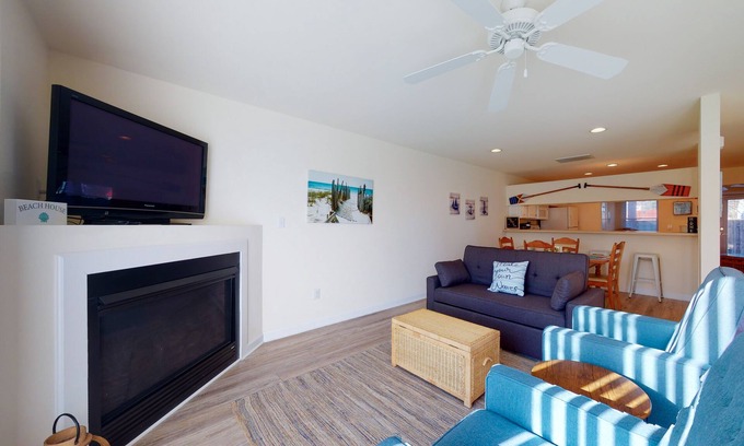 Bethany Beach House | Bayberry Woods condo with fast WiFi, on-site pool, tennis & pickleball