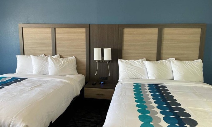 Blackwell Hotel | Baymont by Wyndham Blackwell I-35