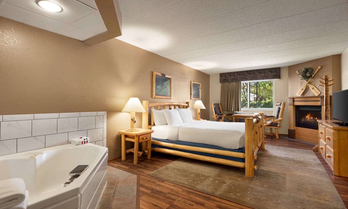 Owatonna Hotel | Baymont by Wyndham Owatonna