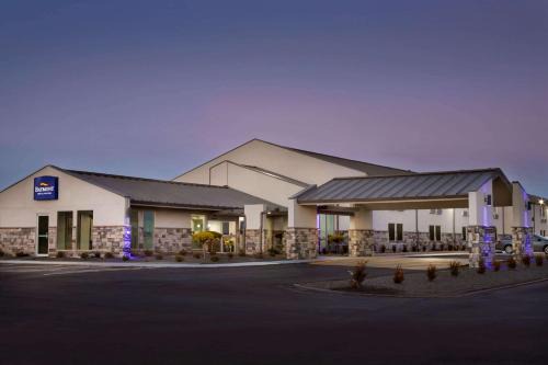 Shawnee Hotel | Baymont Inn & Suites Shawnee