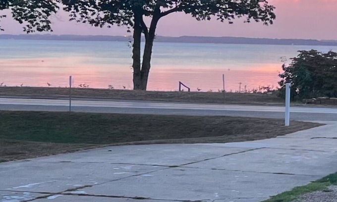 Traverse City House | Bayside Breeze - Stunning 3 BDR with West Bay Views