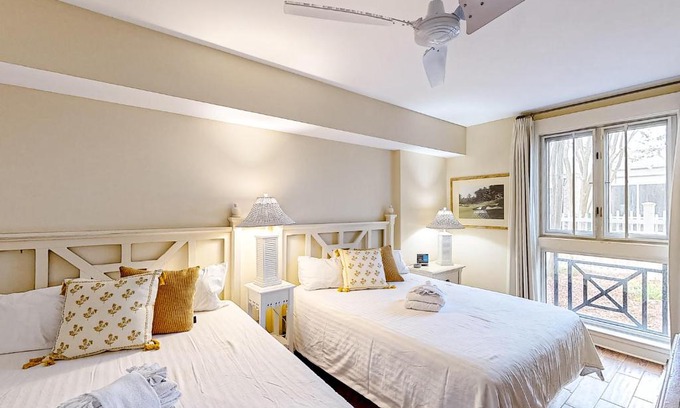 Baytowne Wharf Hotel | Baytowne Wharf - Pilot House #328