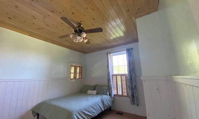 Robbinston House | Bayview 3-bedroom house in Robbinston with WiFi