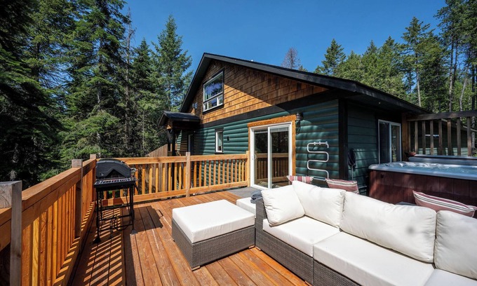 Athol Apartment | Bayview Perch - 5 Minutes from Lake Pend Orille