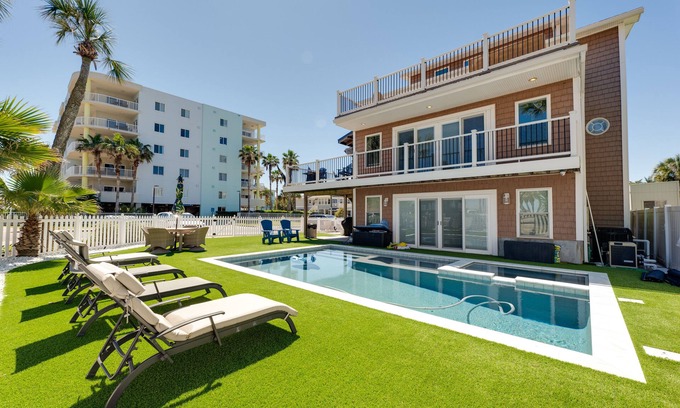 Jacksonville Beach House | Be A Nomad | Ocean view pool home