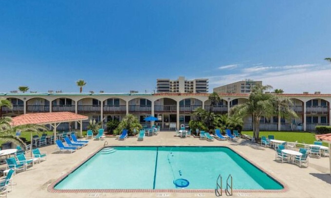 Corpus Christi Condo | Beach Access Across the Street, Shared Heated Pool