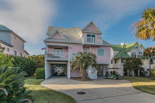 Oceanmarsh Subdivision House | Beach Access - Golf Cart Included - Views of the Marsh and Harbor River - Sleeps 10