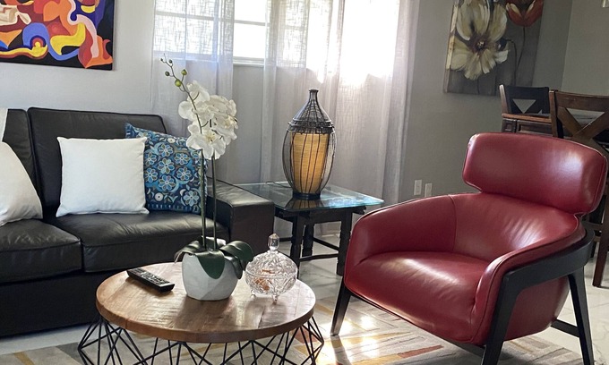 Downtown Hollywood House | Beach and downtown Hollywood