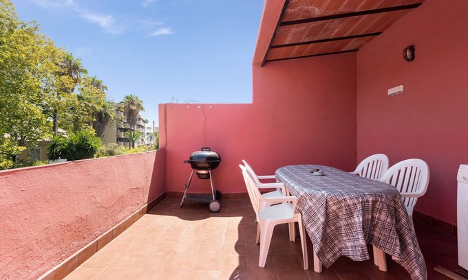 Malaga-Este Apartment | Beach Apartment in Malaga with Sea View, Terrace & Wi-Fi