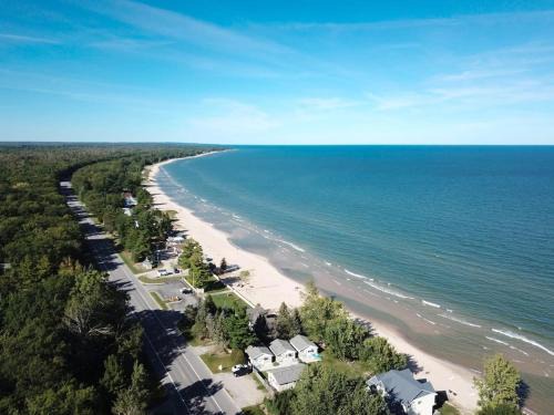 Oscoda House | Beach Club of Oscoda Beach House on Lake Huron