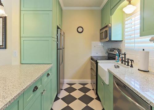 Clearwater Beach Resort | Beach Condo With Heated Pool, Coral Resort A1