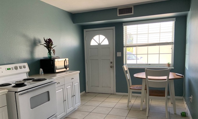 Bay Esplanade Cottage | Beach Cottage